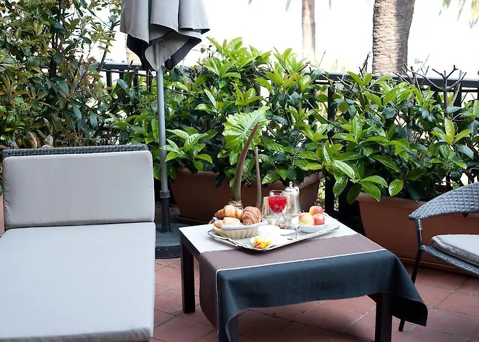 Italia ホテル 4*